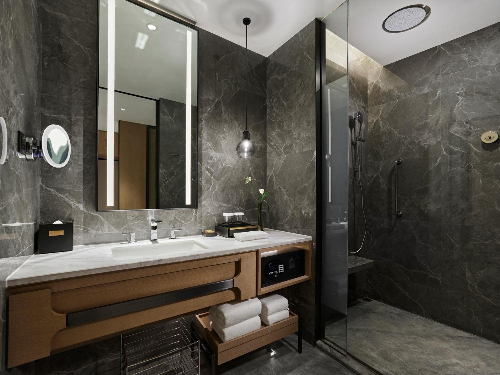 Doubletree By Hilton Chengdu Riverside - Close To Panda Base And Chengdu East Railway المظهر الخارجي الصورة