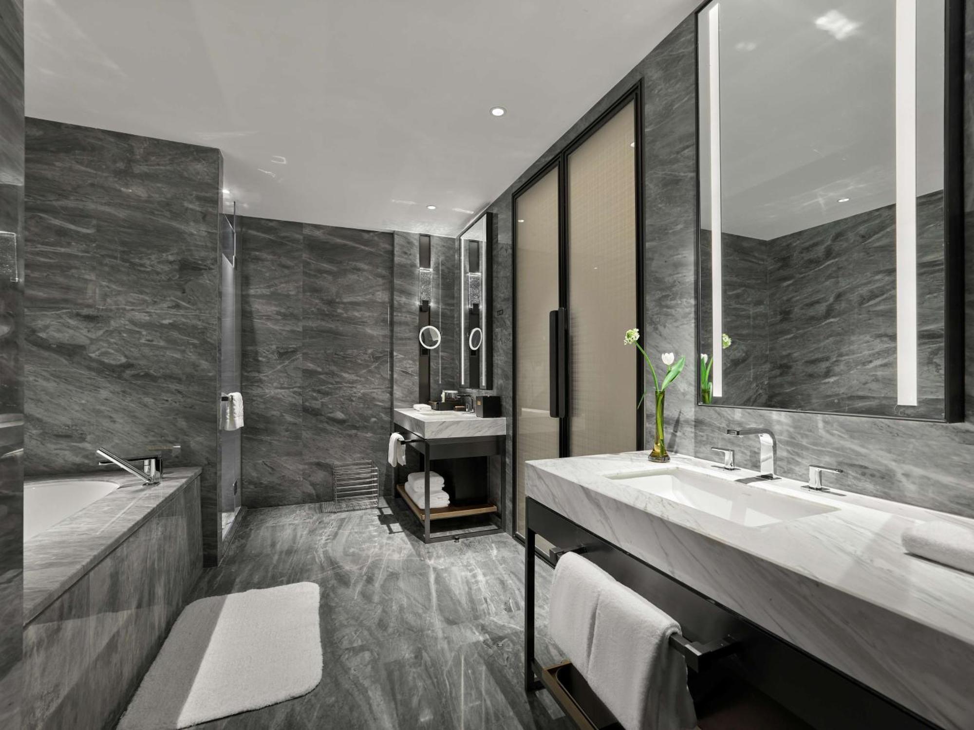 Doubletree By Hilton Chengdu Riverside - Close To Panda Base And Chengdu East Railway المظهر الخارجي الصورة