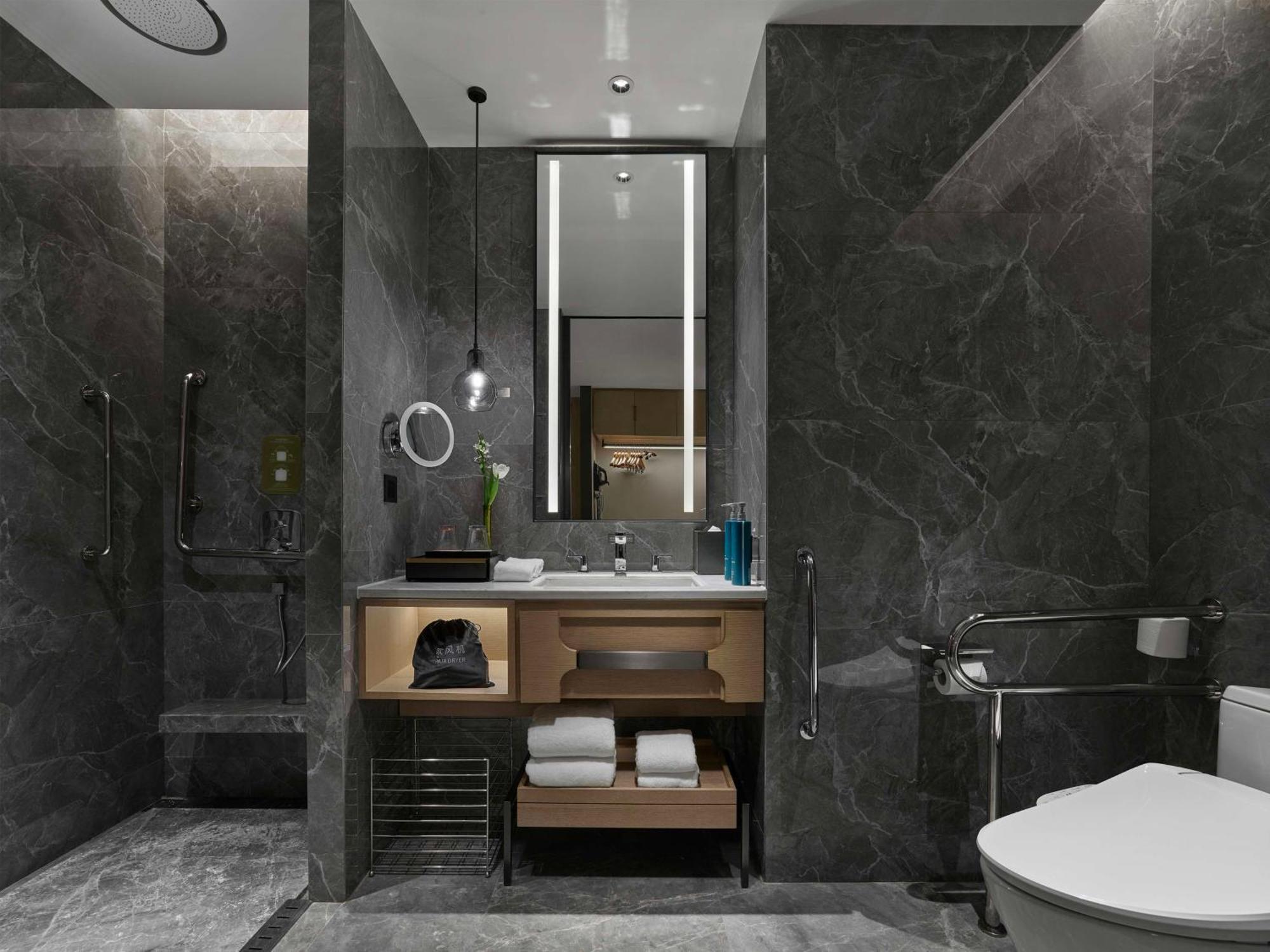 Doubletree By Hilton Chengdu Riverside - Close To Panda Base And Chengdu East Railway المظهر الخارجي الصورة